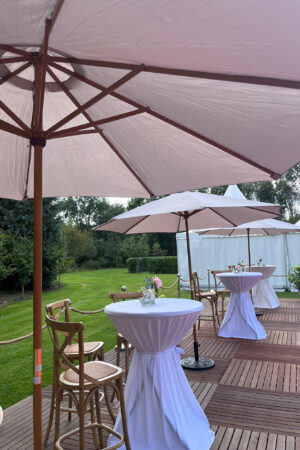 Crossback Barhocker - Holz natur mit Rattansitzfläche - mieten für Hochzeiten & Events in Osnabrück, Münster, Bielefeld & ganz Norddeutschland mit Lieferung