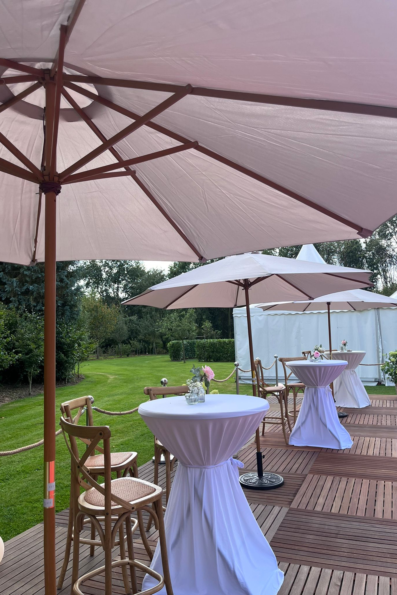 Crossback Barhocker - Holz natur mit Rattansitzfläche – Bild 2