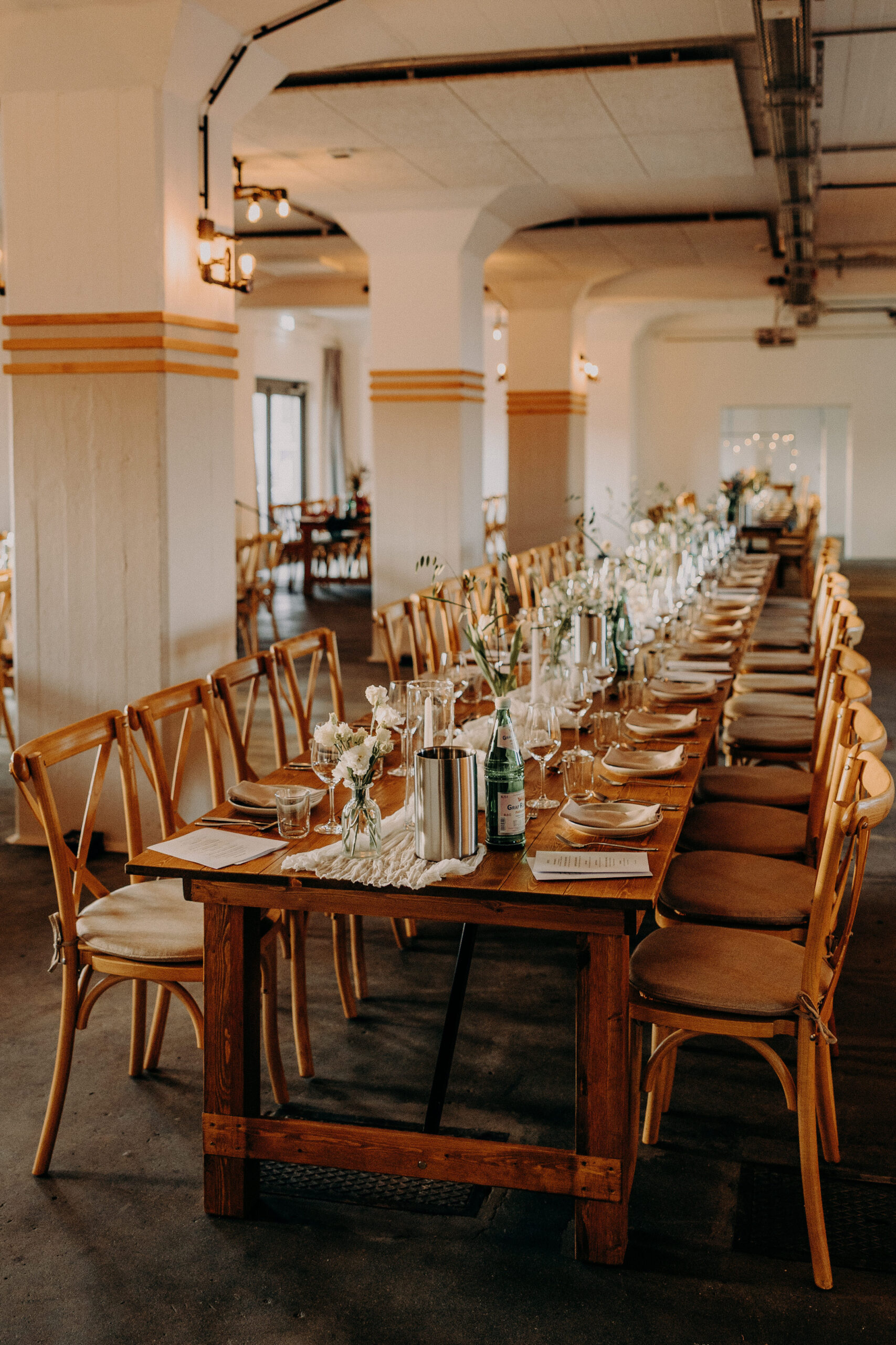 Holztisch - eckig – Bild 3