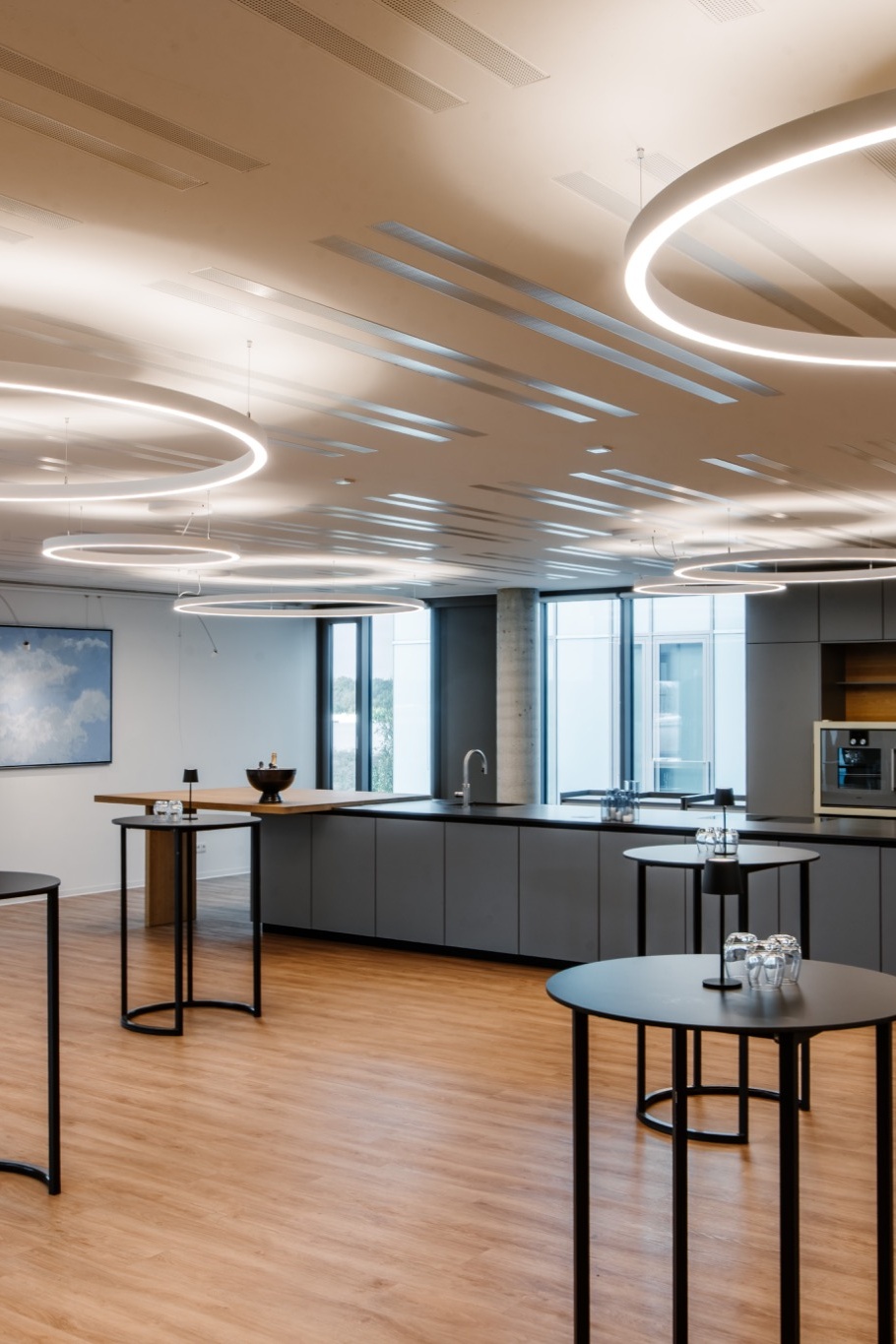 Kubo Curve Design Stehtisch schwarz – Bild 2